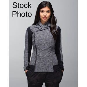 Lululemon Bhakti Gray Textured Knit Asymmetric Zip Up Jacket with‎ Thumbholes